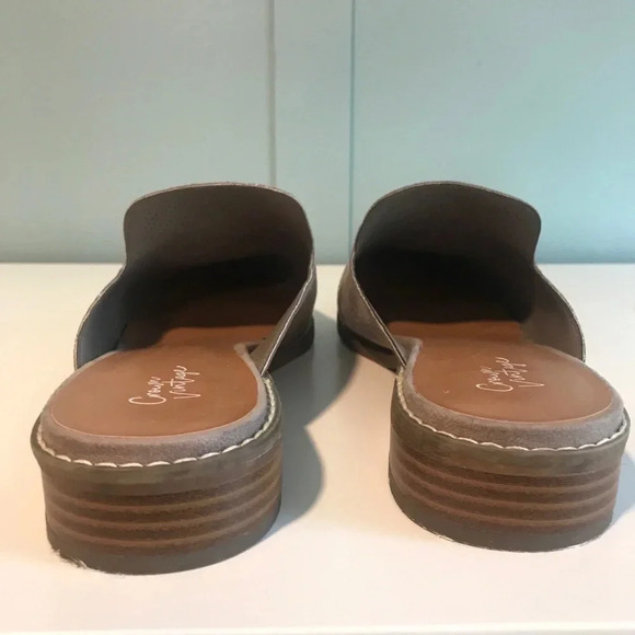 Crown Vintage ‘Lacertae’ tan slides.‎ Size 11. - Picture 3 of 4